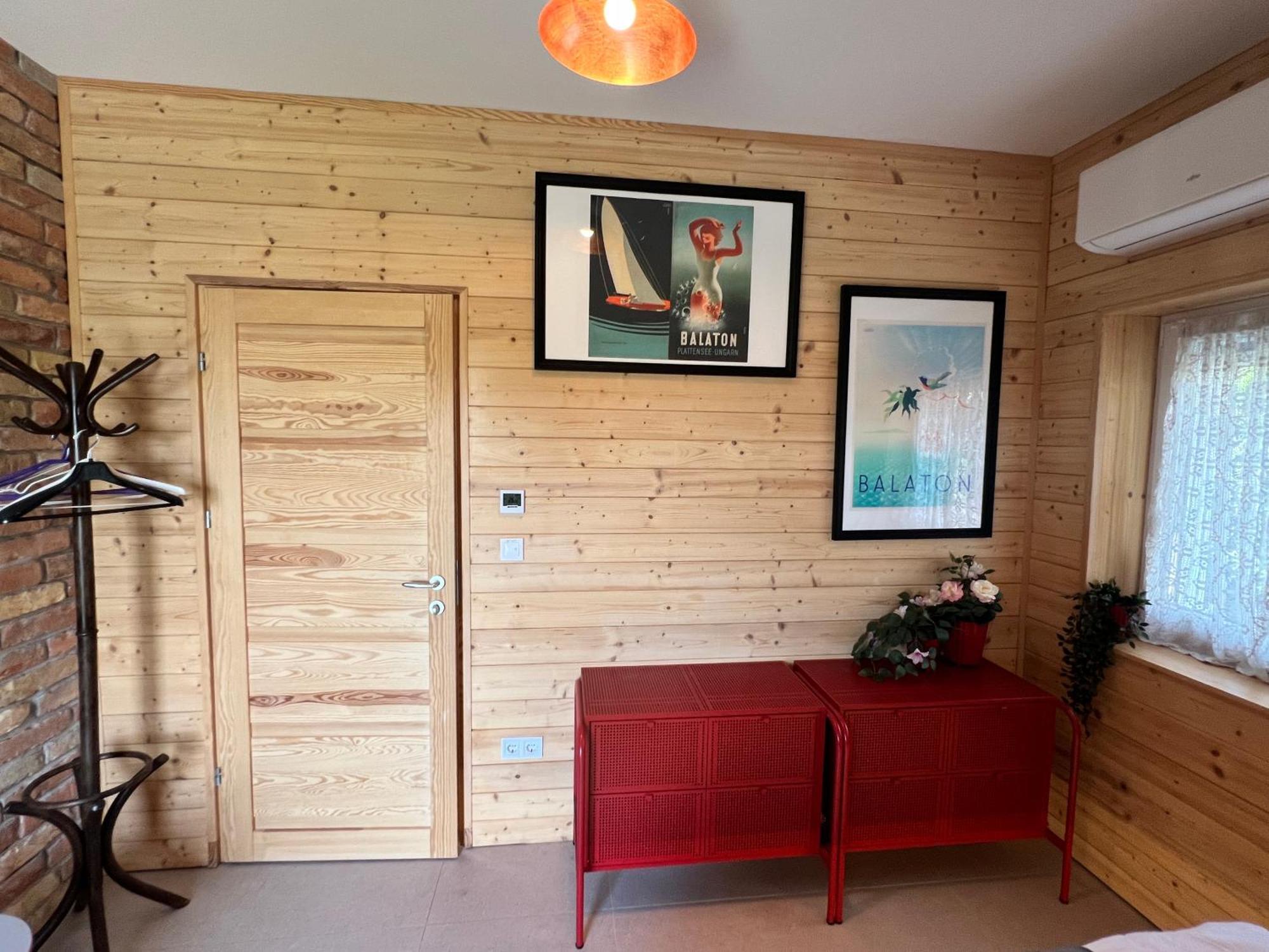 Neon Apartman Csopak Balaton Екстериор снимка